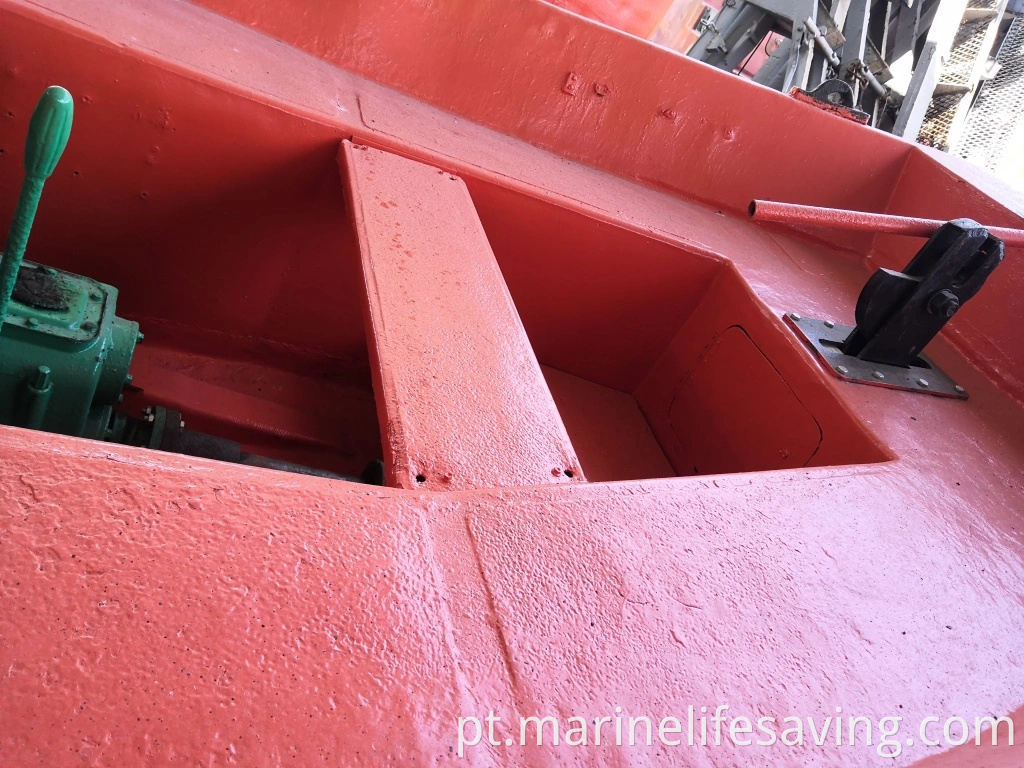 Equipamento marítimo de segunda mão usou barco salva -vidas aberto com diavo de barco